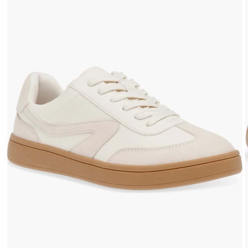 Dolce Vita Voyage Sneaker